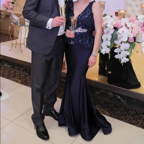 Jessica Angel evening gown with crystal belt - Picture 5 of 8